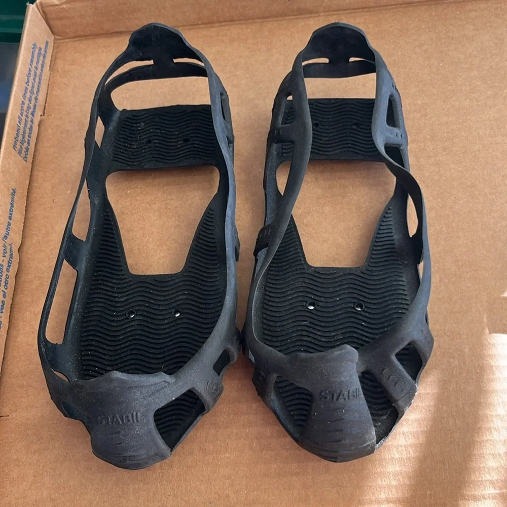 NWT Stabile Traction Pull-On Shoes Unisex
